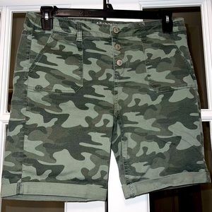 ⭐️ [ARIZONA] Camo Bermuda Shorts